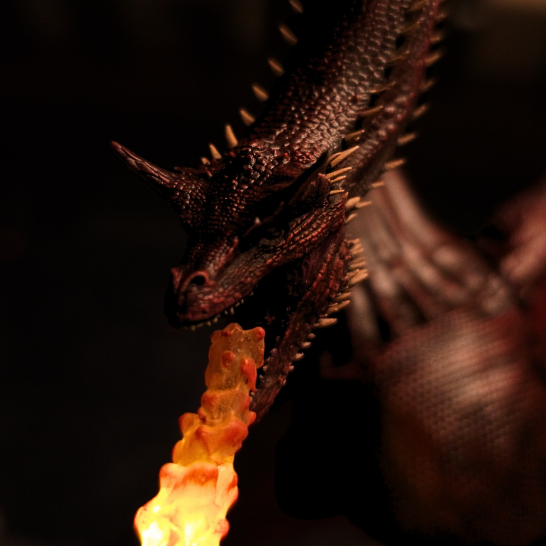 Effet de flamme LED sur figurine Caraxes, scène de bataille miniature inspirée de House of the Dragon