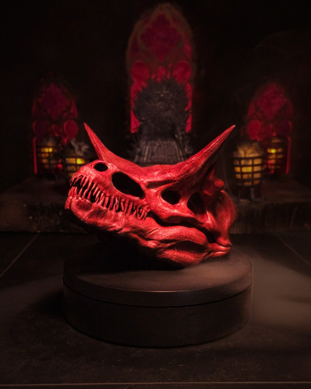 Crâne rouge du dragon Caraxes, surnommé le Ver Sanglant