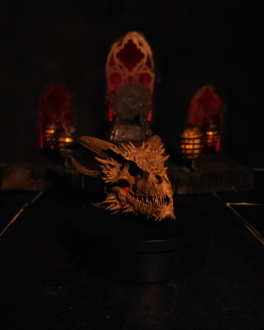 Réplique artisanale du crâne de Drogon, monture légendaire de la Mère des Dragons