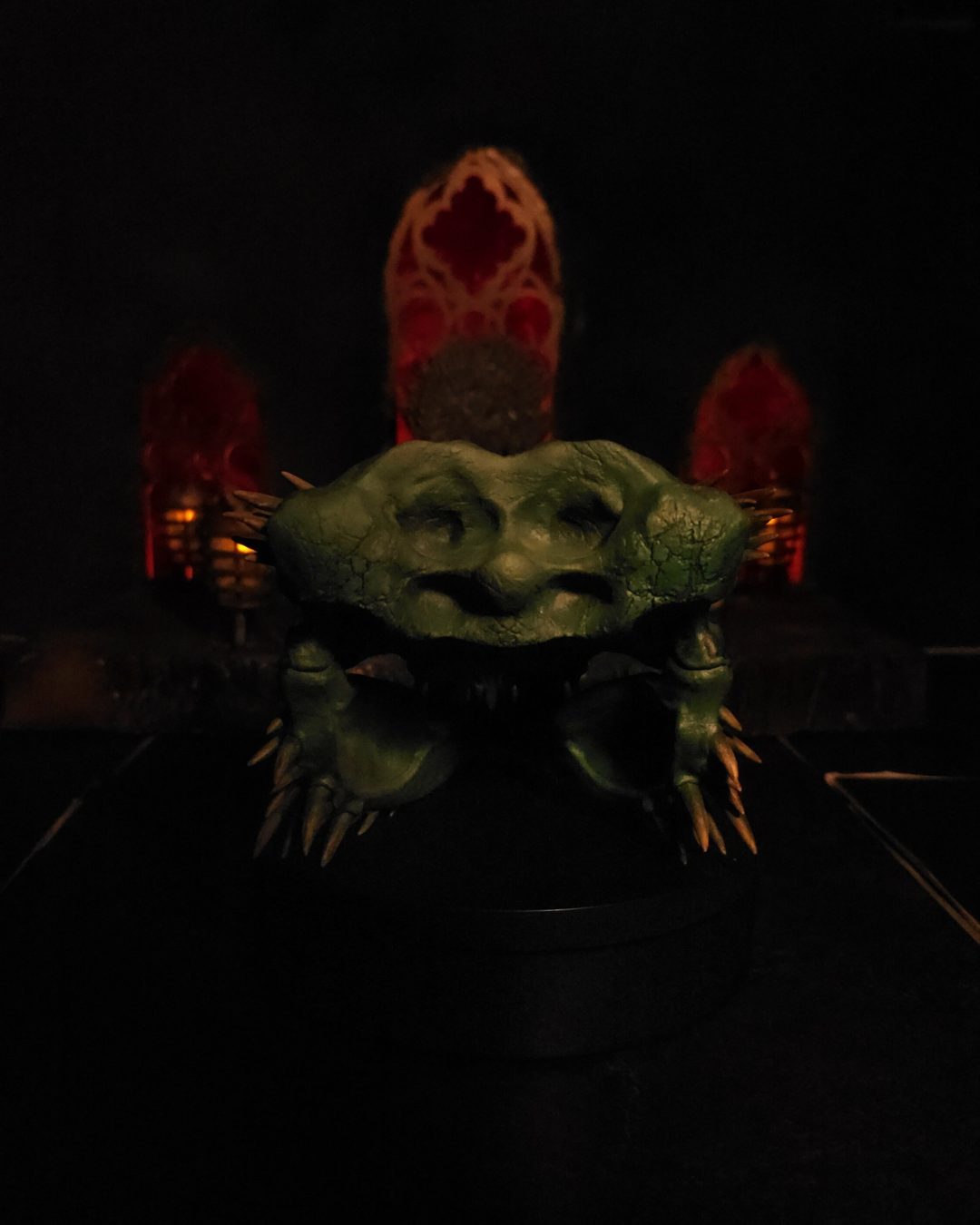 Sculpture du crâne osseux de Vhagar, la dragonne la plus redoutée de Westeros