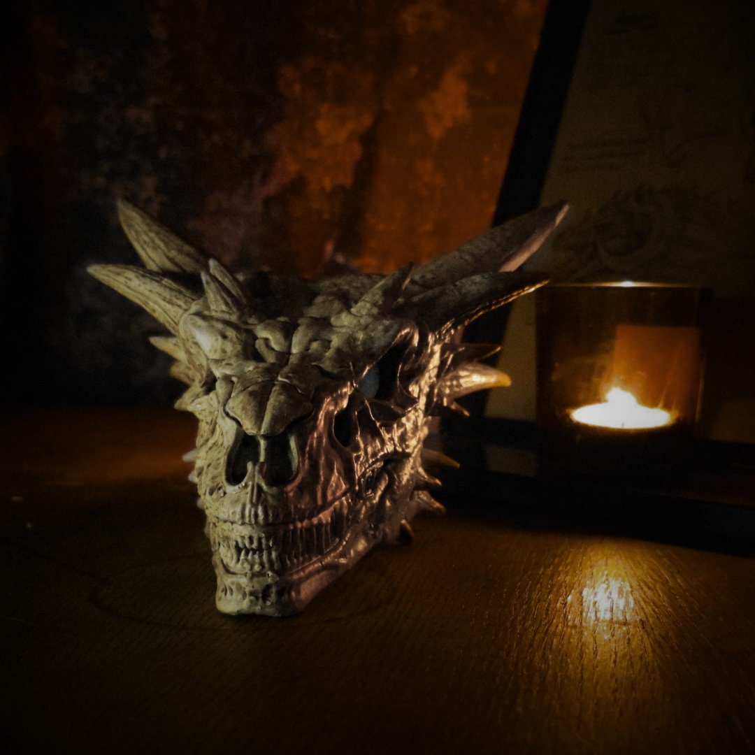 Crane du dragon Balerion version GOT vu de face