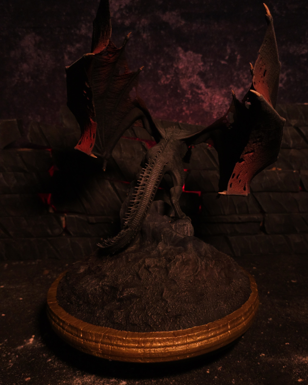 Vue arrière de la figurine artisanale de Balerion en résine. Un design original et détaillé, idéal pour enrichir toute collection fantasy et Game of Thrones.