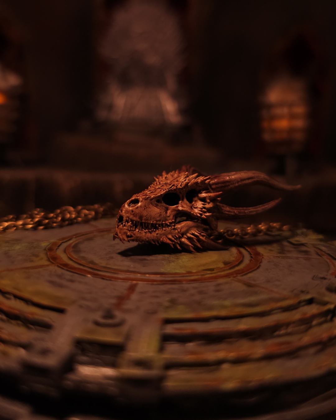 Collier crâne de dragon inspiré de Drogon devant le Trône de Fer – bijou fantasy artisanal